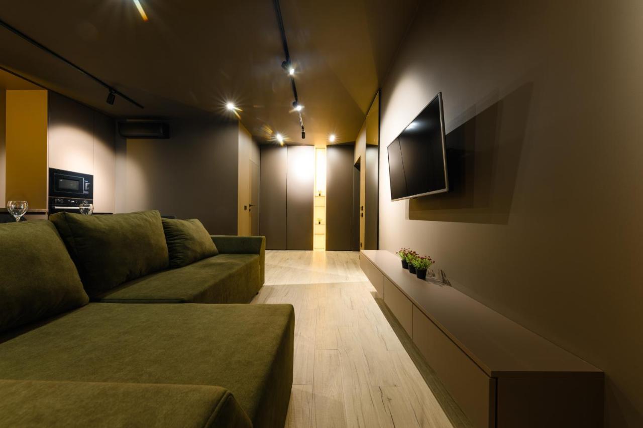 Luxury Apartments-Belochka Uzhhorod Bagian luar foto