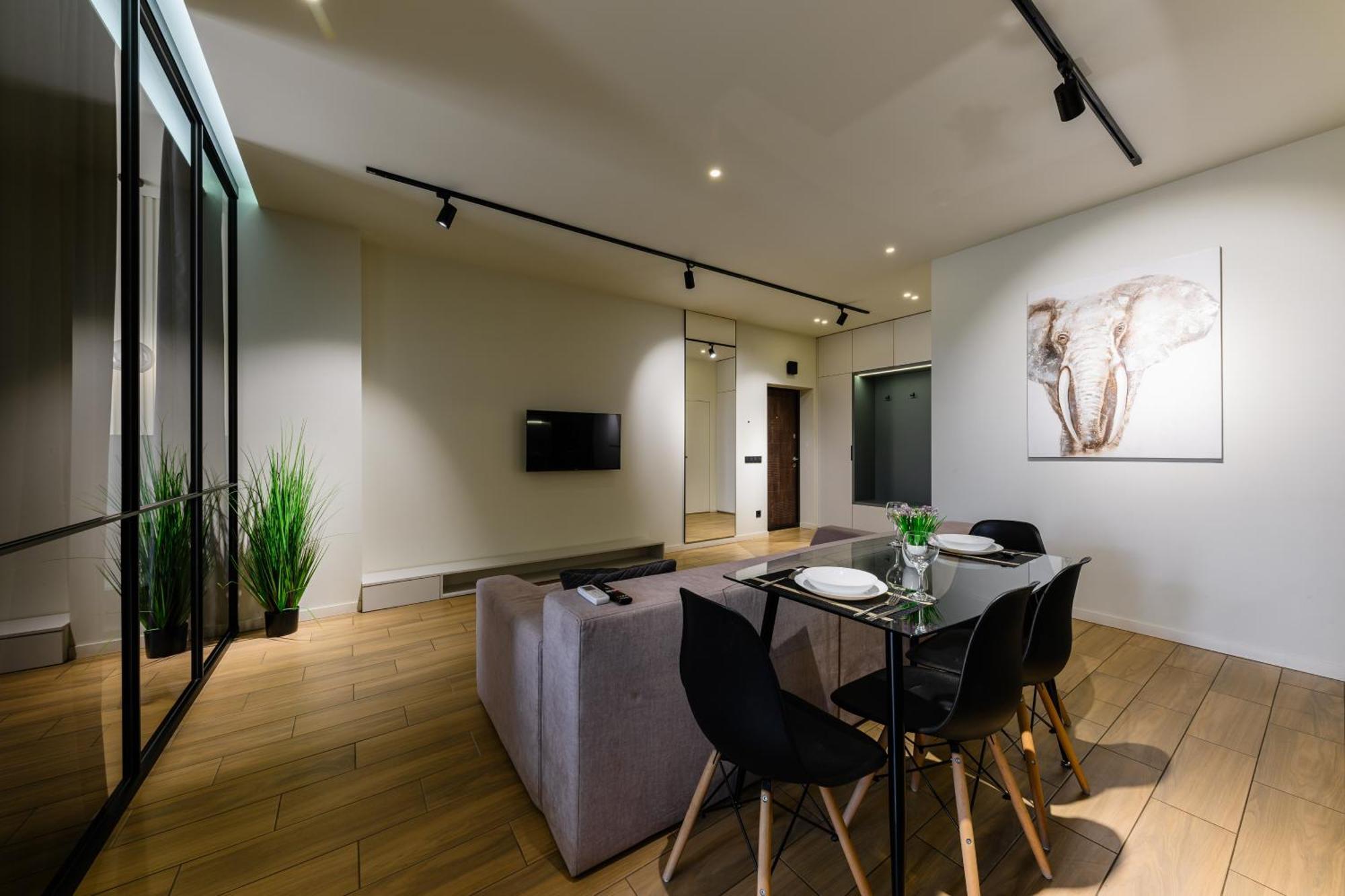 Luxury Apartments-Belochka Uzhhorod Bagian luar foto