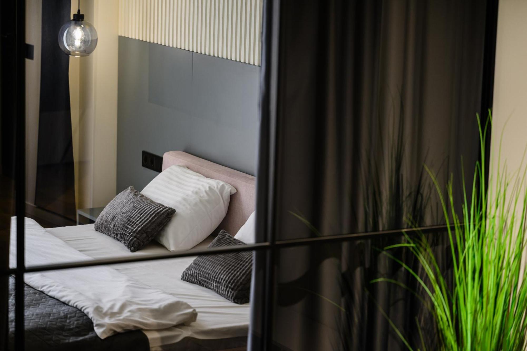 Luxury Apartments-Belochka Uzhhorod Bagian luar foto
